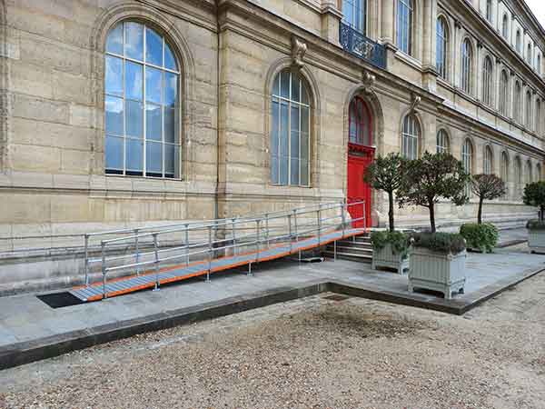 Pose d'une rampe handicapé fixe sur mesure à Rennes